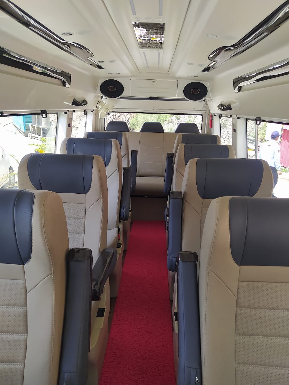 14 Seater Tempo Traveller 
